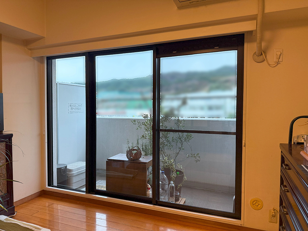 デンヒチ Rihoの福岡市南区柏原 築34年のマンションの窓断熱リフォームを実施しました!の施工前の写真1