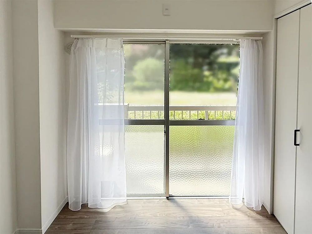 デンヒチ Rihoの福岡市中央区桜坂・築47年のマンションの窓断熱リフォームを実施しました!の施工前の写真1