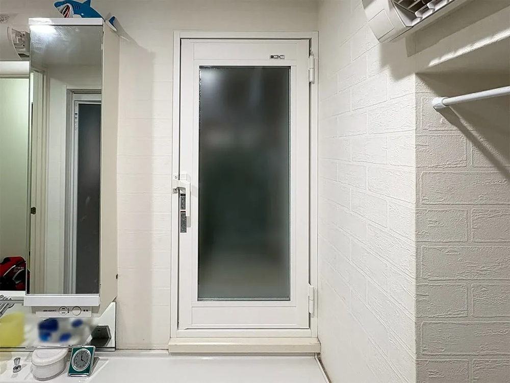 デンヒチ Rihoの福岡市中央区の​​マンションで​​カバー工法、​​内窓(二重窓)断熱リフォームを​​実施しました！の施工後の写真2