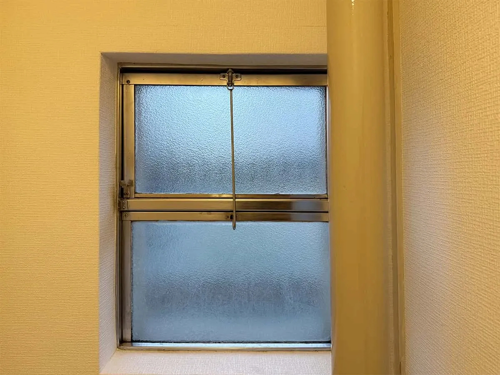 デンヒチ Rihoの福岡市城南区長尾・築50年の​​マンションで​​マドリモ・ウチリモ工事を​​実施しました！の施工前の写真1