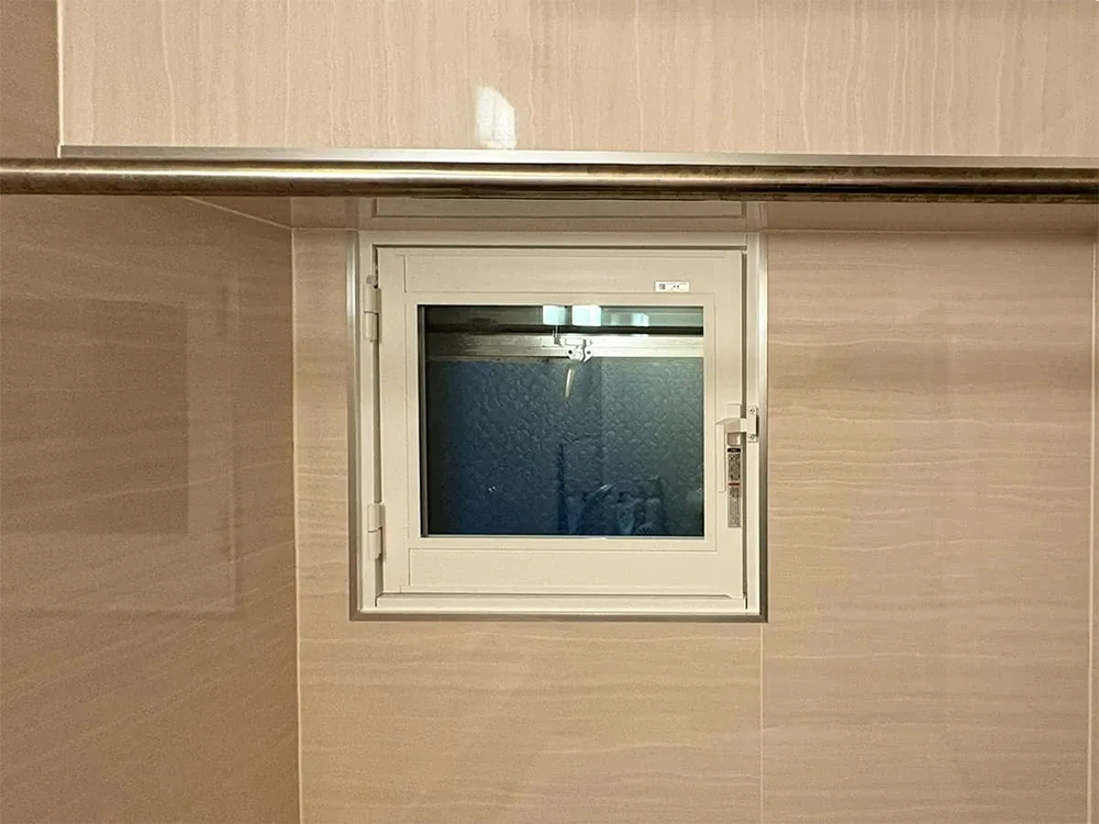 デンヒチ Rihoの福岡市博多区・築45年の​​マンションで​​​内窓(二重窓)断熱リフォームを​​実施しました！の施工後の写真1