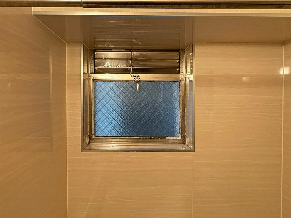 デンヒチ Rihoの福岡市博多区・築45年の​​マンションで​​​内窓(二重窓)断熱リフォームを​​実施しました！の施工前の写真1