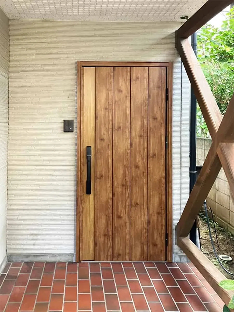 デンヒチ Rihoの東京都豊島区北大塚・築48年の​​戸建て住宅の​​玄関ドアリフォームを​​​​実施しました！の施工後の写真1