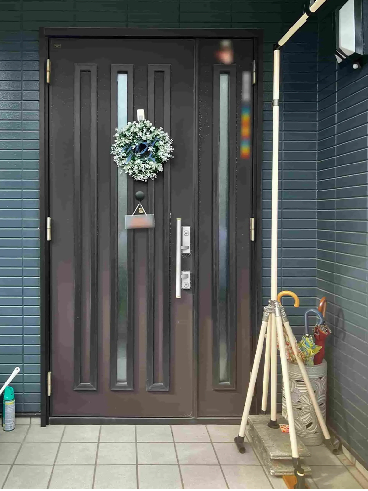 デンヒチ Rihoの福岡県糟屋郡粕屋町の​​戸建て​​住宅 の​​玄関ドアリフォームを​​実施しました！の施工前の写真1