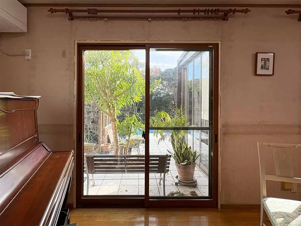 デンヒチ Rihoの方​​位別に​​ガラスを​​使い分け｜福岡県宗像市戸建て​​内窓​（二重窓）​​断熱施工事例の施工後の写真1