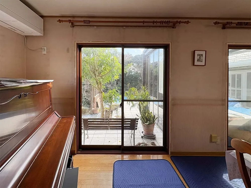 デンヒチ Rihoの方​​位別に​​ガラスを​​使い分け｜福岡県宗像市戸建て​​内窓​（二重窓）​​断熱施工事例の施工前の写真1