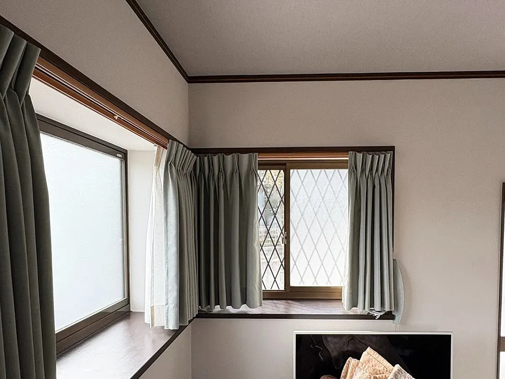 デンヒチ Rihoの子育て​​世帯の​​音と​​寒さの​​お悩み解消　福岡市南区平和で​​内窓​の全面​​施工の施工前の写真1