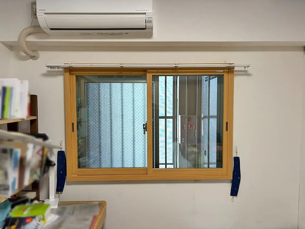 デンヒチ Rihoの北側居室の​​寒さ対策に​​　福岡市博多区美野島マンション内窓​（二重窓）​​施工事例の施工後の写真1