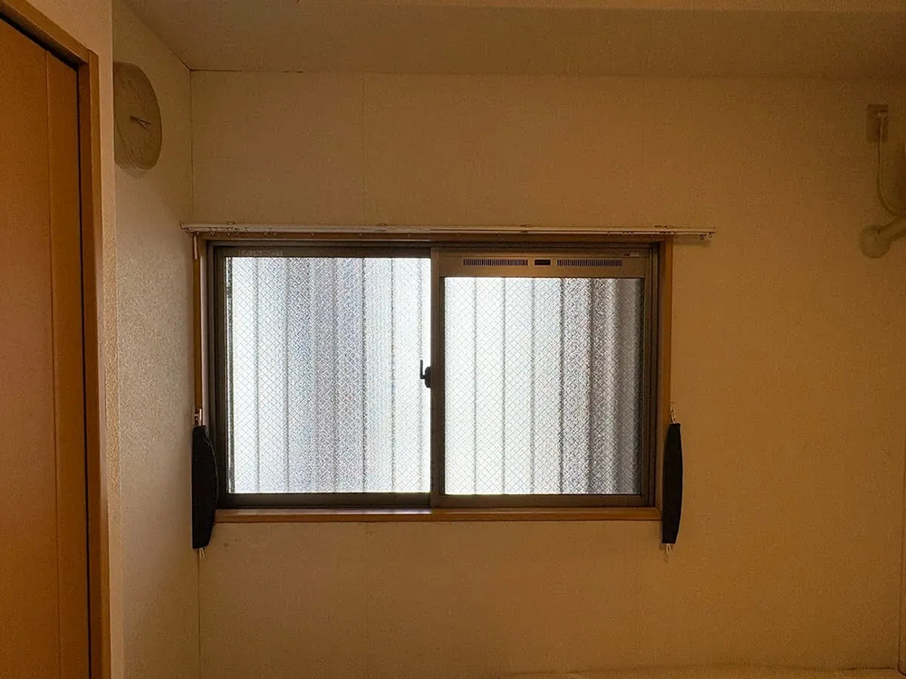 デンヒチ Rihoの北側居室の​​寒さ対策に​​　福岡市博多区美野島マンション内窓​（二重窓）​​施工事例の施工前の写真2