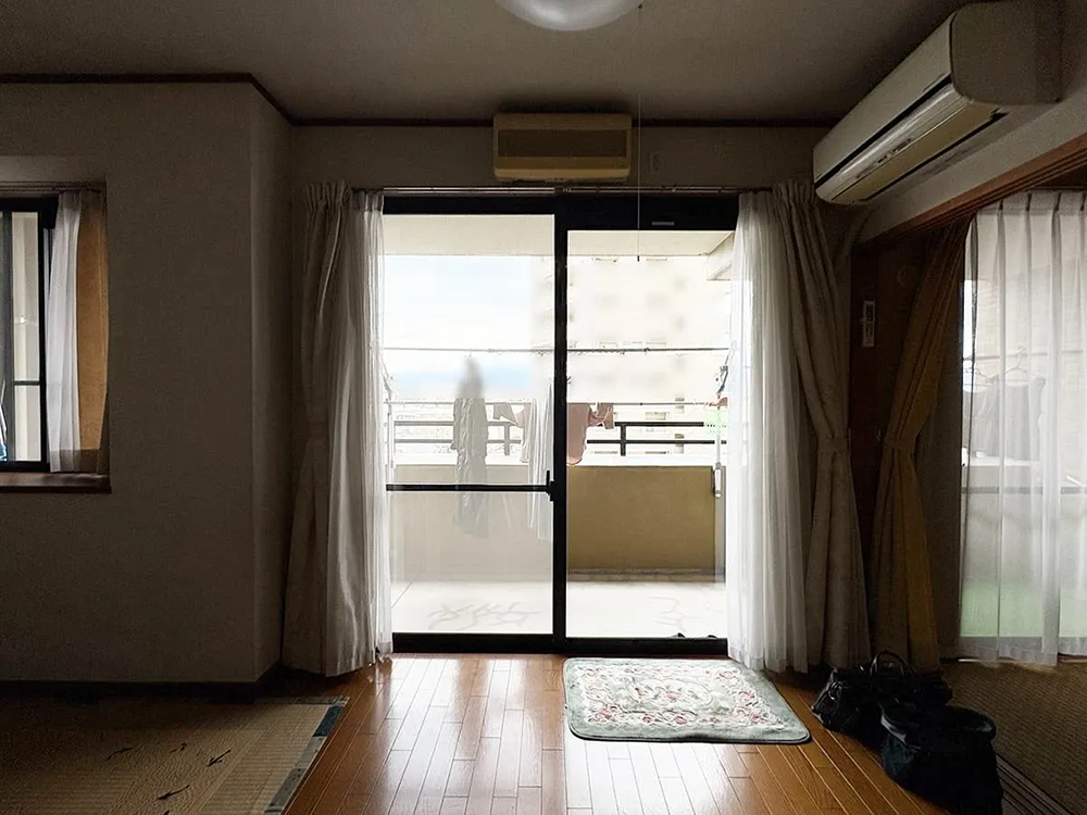 デンヒチ Rihoの飛行機音と​​冬の​​寒さを​​軽減　大野城市錦町マンションの​​内窓​（二重窓）​​施工事例の施工前の写真2