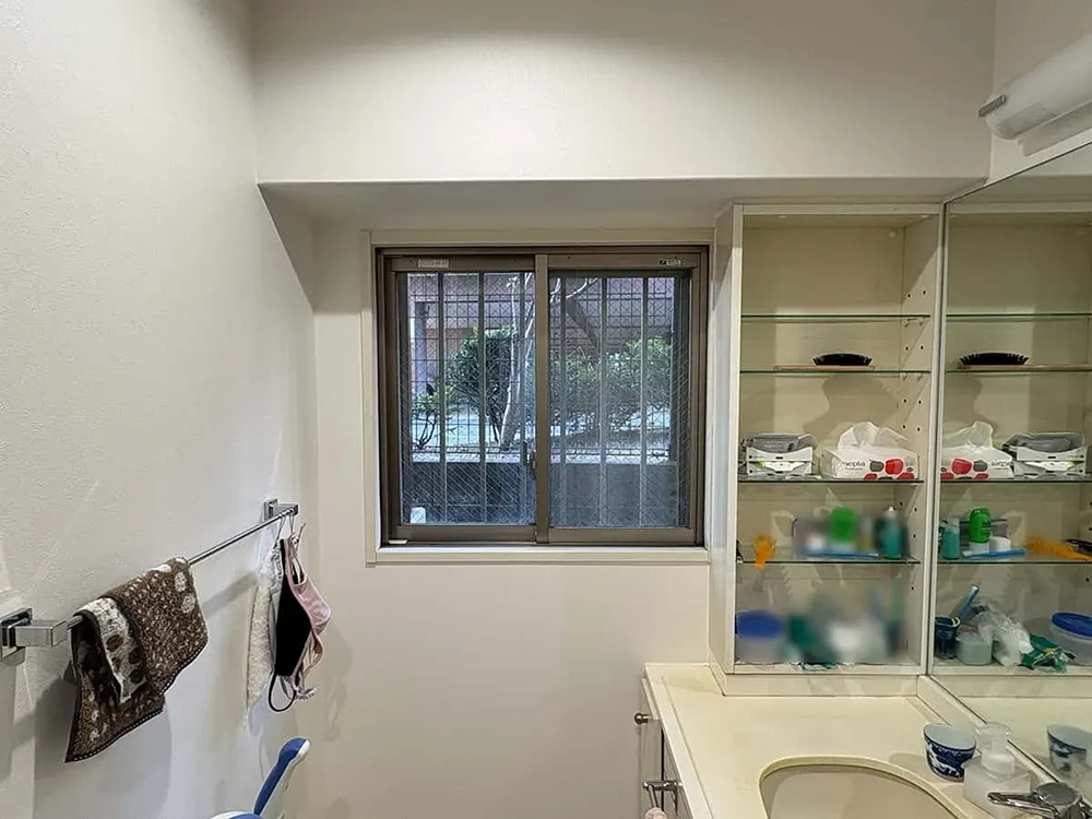 デンヒチ Rihoの窓枠が​​浅い​マンションでも​​快適に​​　福岡市城南区神松寺で​​内窓​の断熱リフォームの施工前の写真3