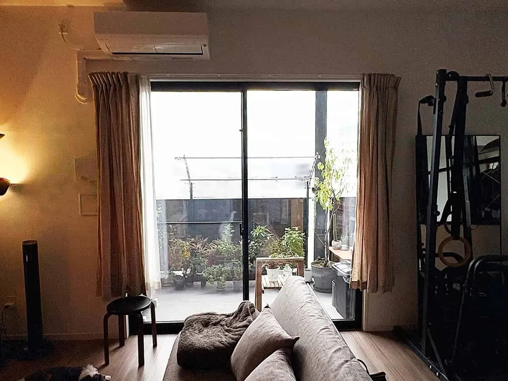 デンヒチ Rihoの高層階の​​騒音対策に​​　中央区大宮の​​マンションで​​補助金を​​活用した​​内窓リフォームの施工前の写真1