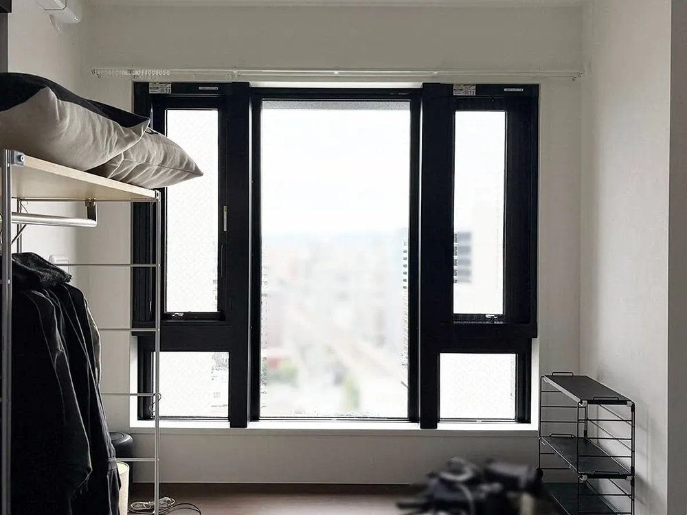 デンヒチ Rihoの高層階の​​騒音対策に​​　中央区大宮の​​マンションで​​補助金を​​活用した​​内窓リフォームの施工前の写真2