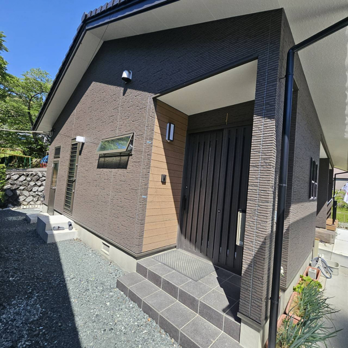 城北トーヨー住器のスチルシェ-ド取付工事の施工前の写真1