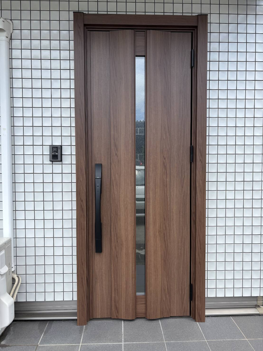 城北トーヨー住器の玄関ドア施工x3現場の施工後の写真1