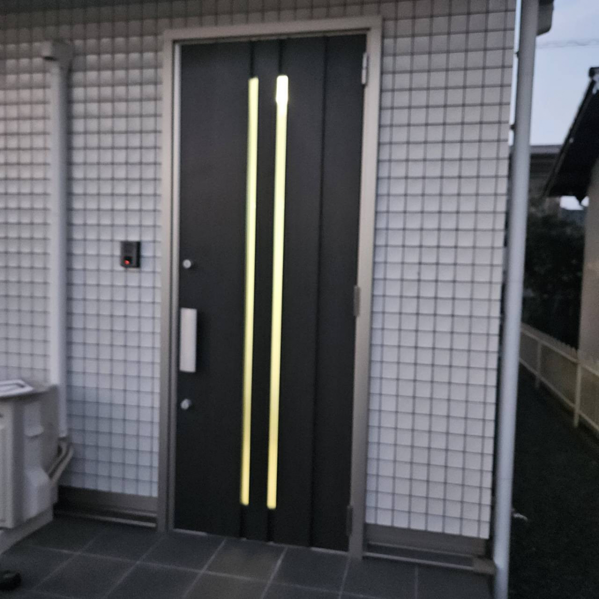 城北トーヨー住器の玄関ドア施工x3現場の施工前の写真1