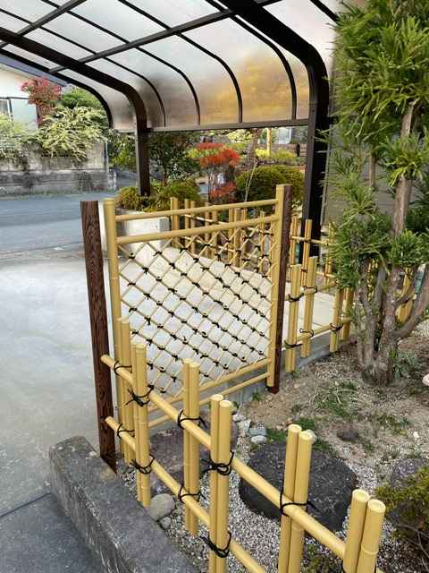 ウグイスヤトーヨー住器の本ものの竹垣を取替えの施工後の写真3