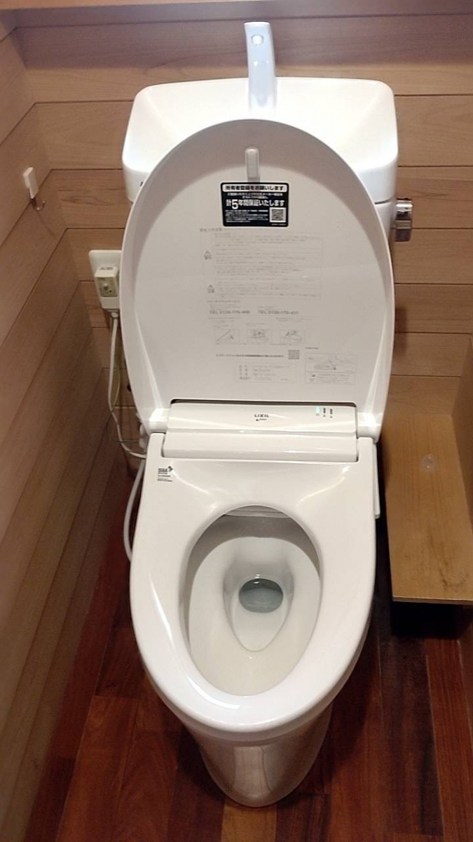 ウグイスヤトーヨー住器のトイレリフォームの施工後の写真1