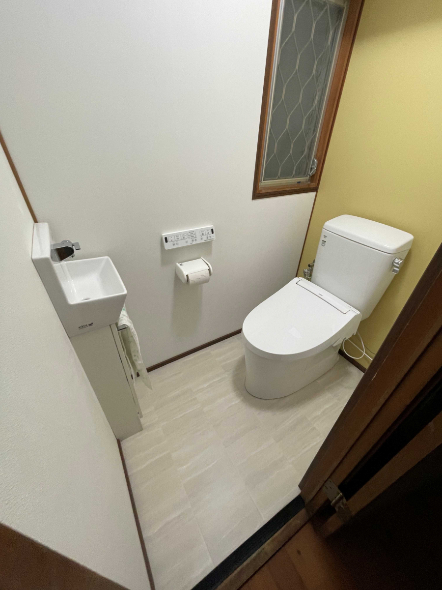 ウグイスヤトーヨー住器のトイレのリフォームの施工後の写真1