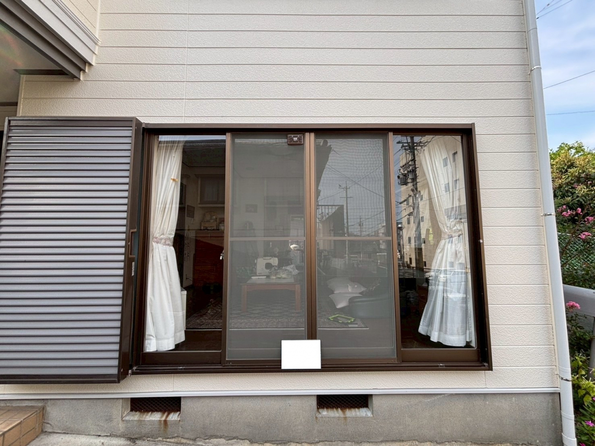 ウグイスヤトーヨー住器のリプラスにて外窓交換の施工前の写真1