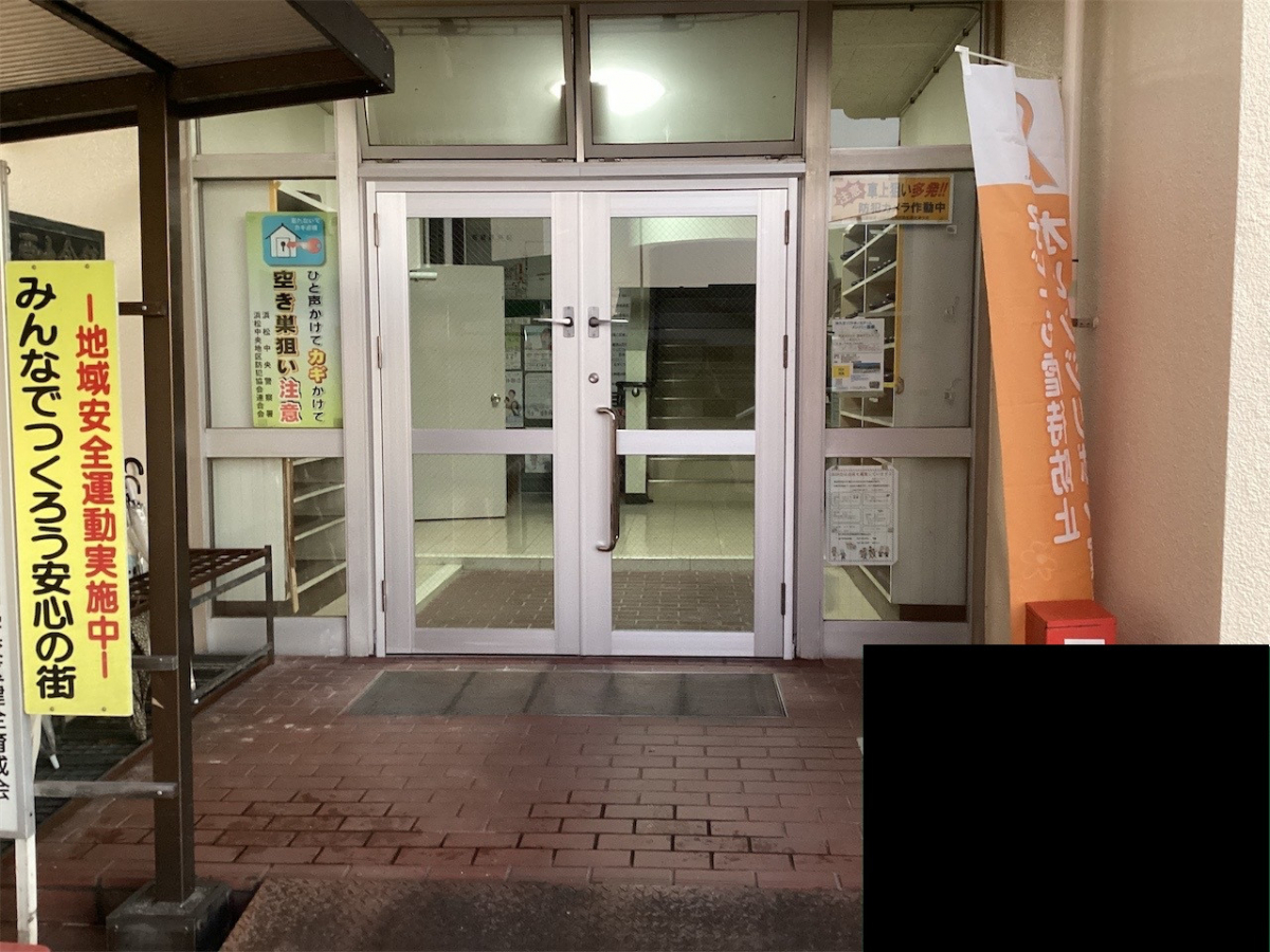 ウグイスヤトーヨー住器の開け閉めが困難な扉を新しい扉へ取替の施工後の写真1