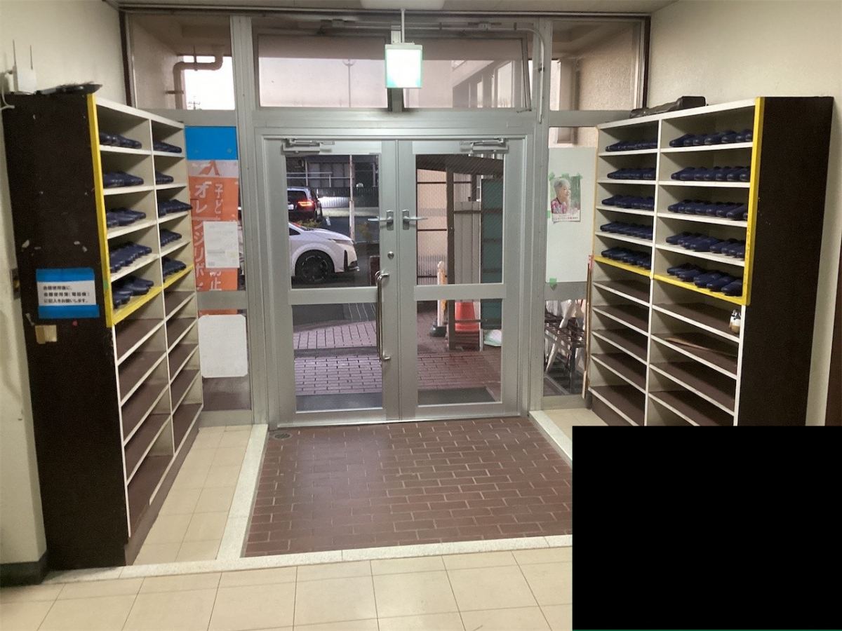 ウグイスヤトーヨー住器の開け閉めが困難な扉を新しい扉へ取替の施工後の写真2