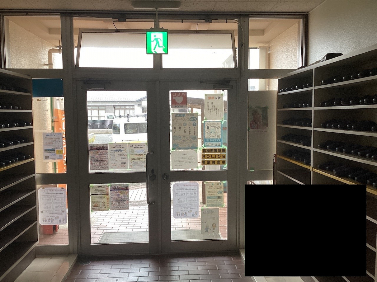 ウグイスヤトーヨー住器の開け閉めが困難な扉を新しい扉へ取替の施工前の写真2