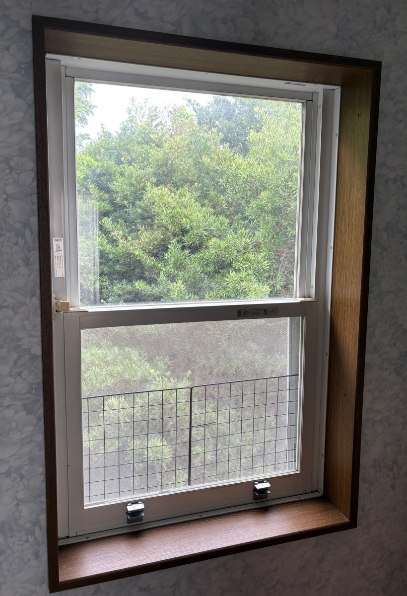 汐見サッシ販売の内窓インプラス設置の施工前の写真1