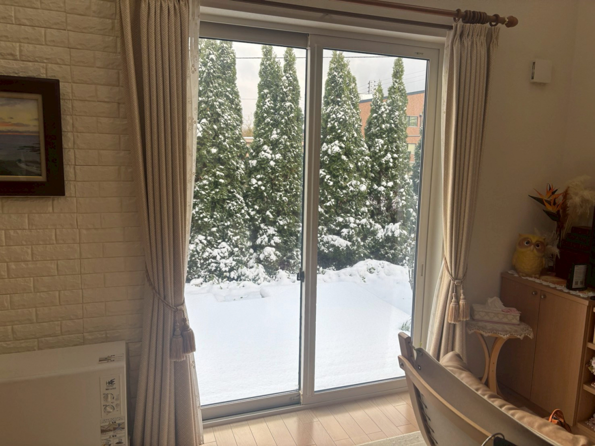 米塚硝子店の【内窓リフォーム】補助金を活用して冬の寒さを一気に解決しましたの施工前の写真1