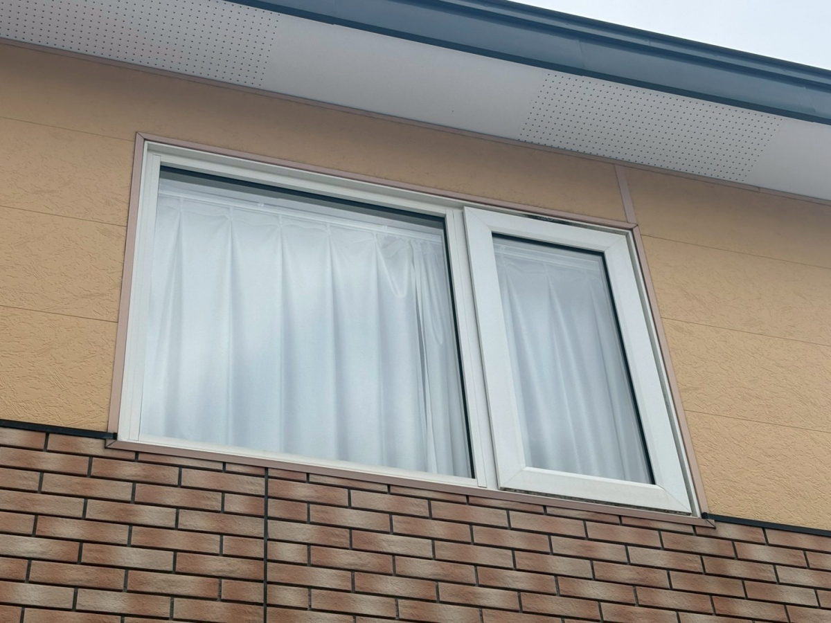 米塚硝子店の【室蘭・登別】ペアガラスからトリプルガラスに交換！補助金対応の高性能窓リフォームの施工前の写真1