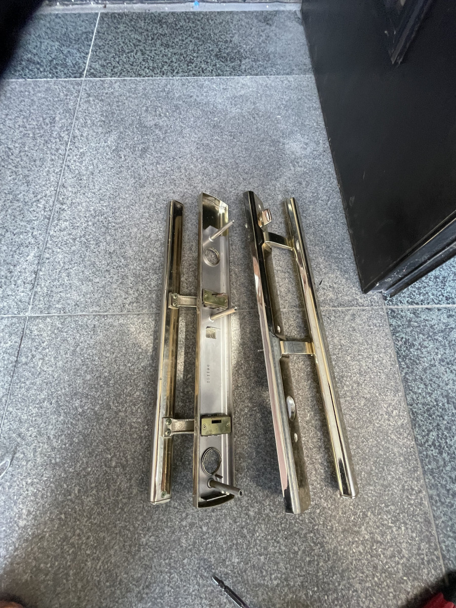 阿波屋商店の古くなった玄関鍵を新しい鍵へ交換 阿波屋商店施工の施工後の写真1
