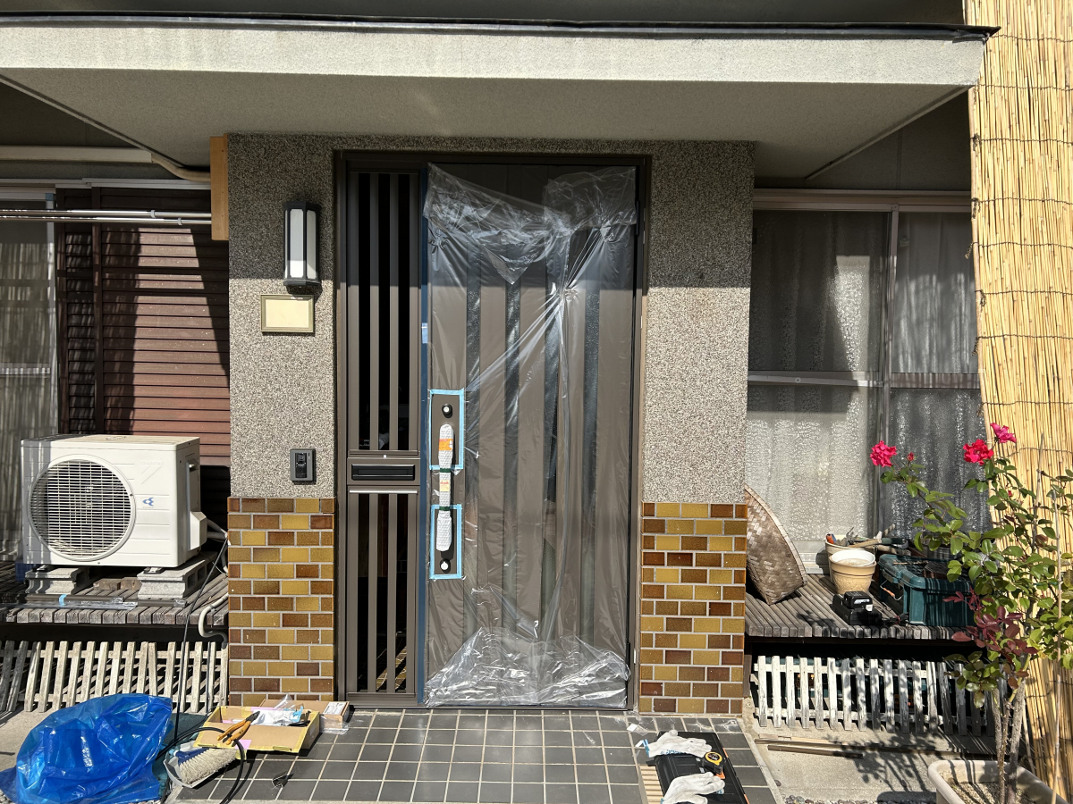 石鎚住器の玄関ドア交換1DAYリフォーム工事の施工後の写真3