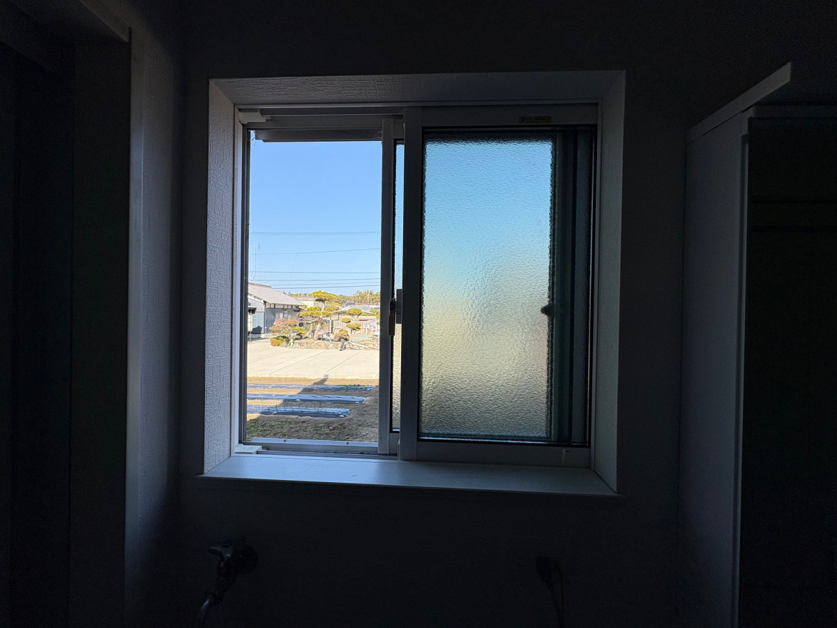 石鎚住器の内窓3箇所設置の施工前の写真2