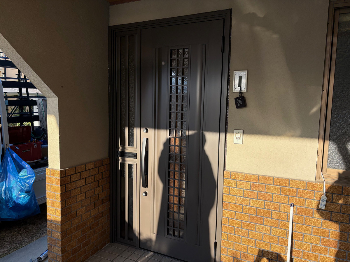 石鎚住器の玄関リフォームの施工後の写真1