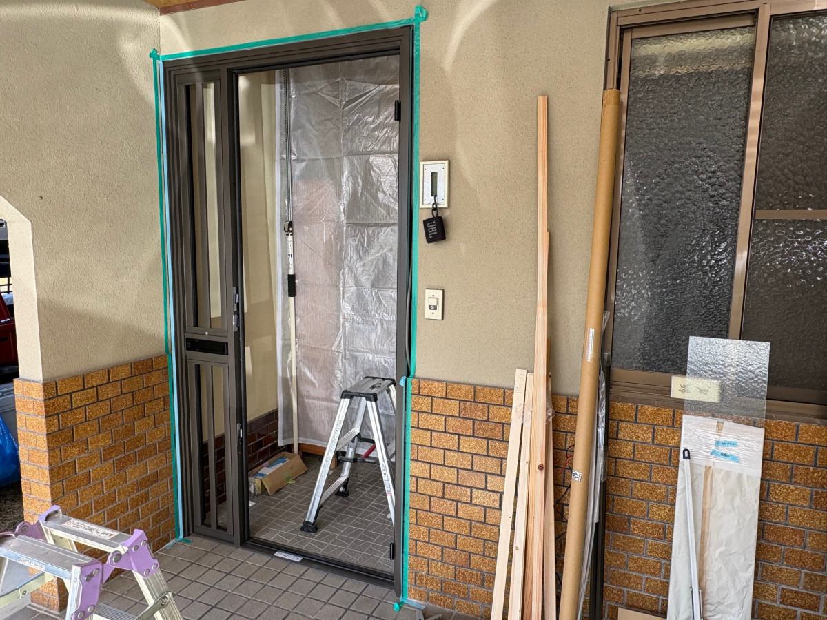 石鎚住器の玄関リフォームの施工前の写真3