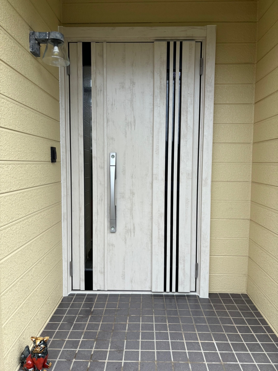 とりい建具のカバー工法　玄関ドア取替の施工後の写真1