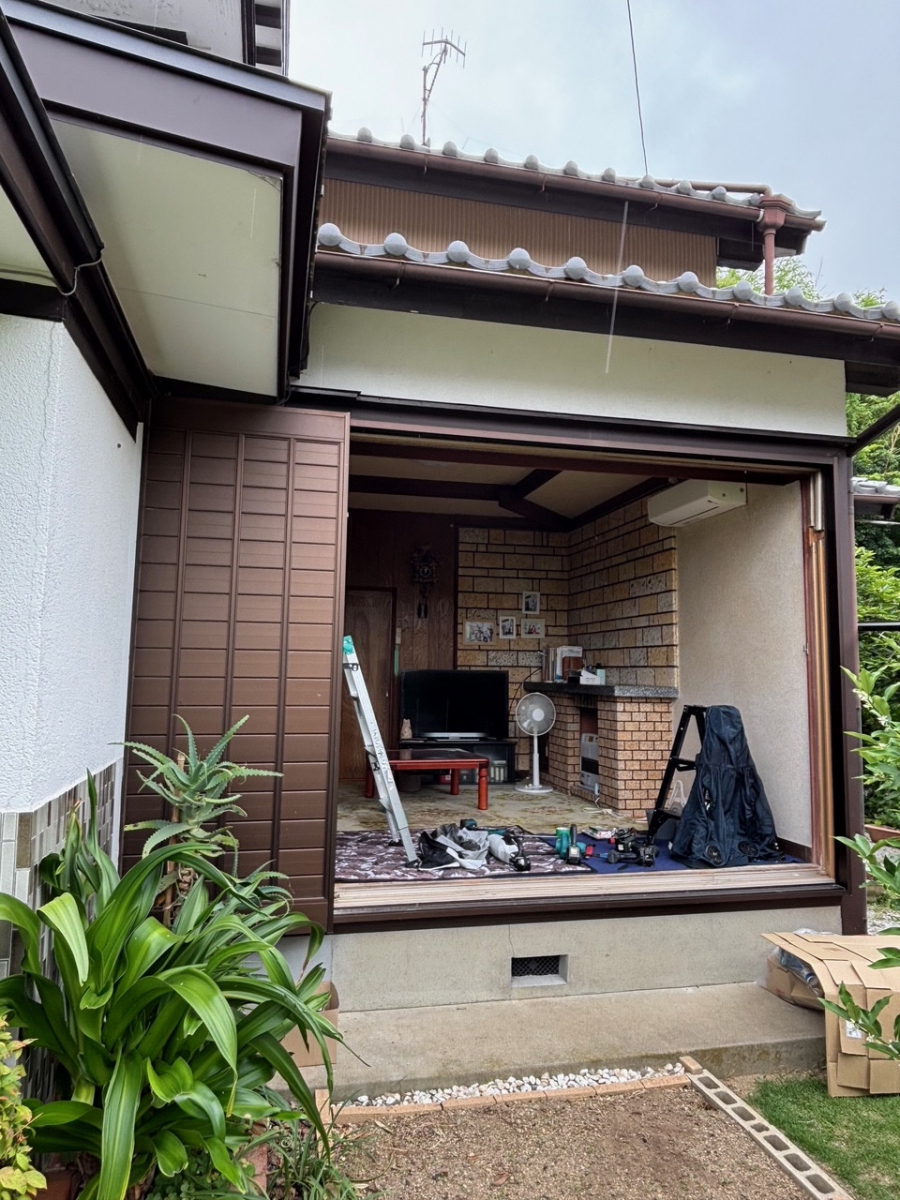 とりい建具の古いサッシをカバー工法で一新！快適な住まいへの施工前の写真3