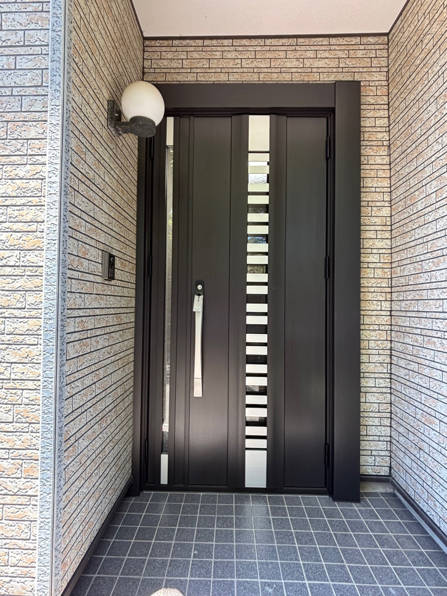 とりい建具の玄関取替＆Familockで楽々‼️の施工後の写真1