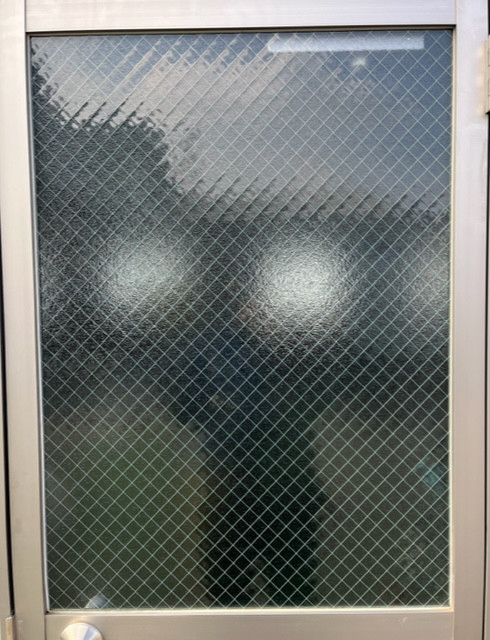 Kーアルミの網入りガラスの割れ替えの施工後の写真1