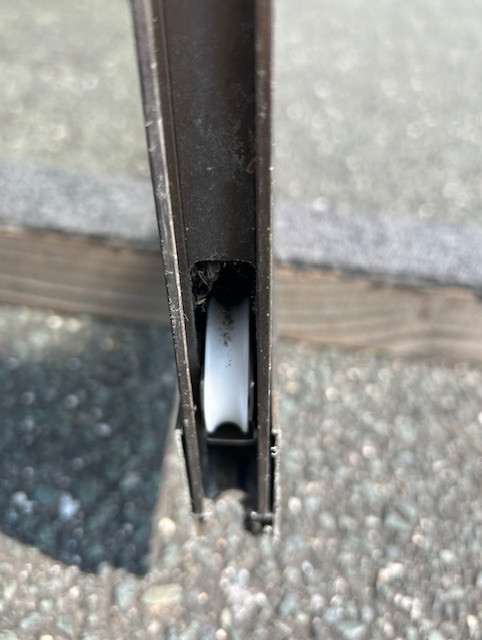 Kーアルミの引き戸の戸車交換の施工後の写真1