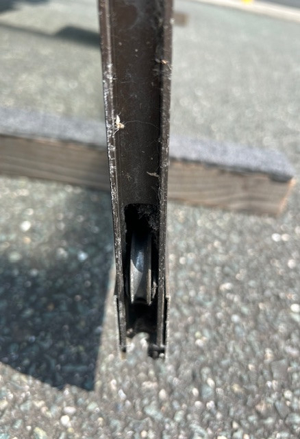 Kーアルミの引き戸の戸車交換の施工前の写真1
