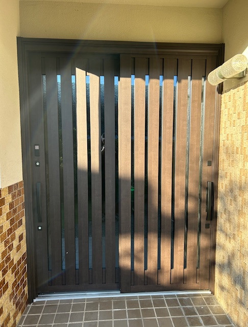 Kーアルミのリシェント玄関引き戸工事をさせていただきましたの施工後の写真1