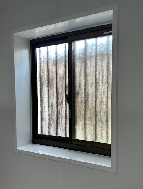 Kーアルミの浴室窓にインプラスでヒートショックを軽減の施工前の写真1