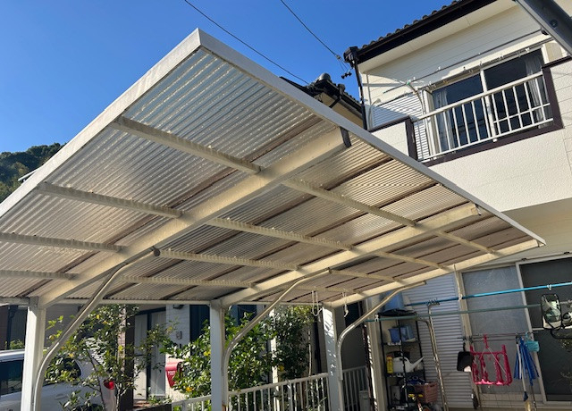 Kーアルミの波板ポリカの交換をさせていただきました。の施工前の写真1