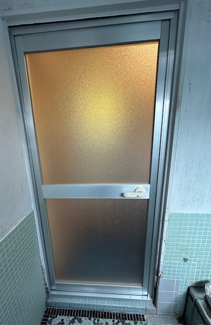 Kーアルミの浴室ドアの交換をさせていただきました。の施工後の写真1