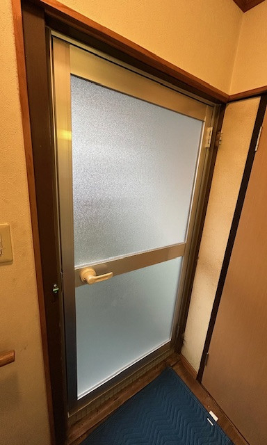 Kーアルミの浴室ドアの交換をさせていただきました。の施工後の写真2