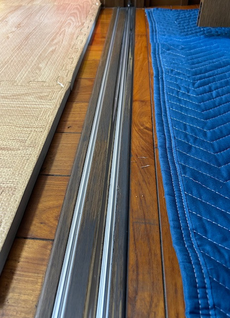 Kーアルミの室内建具の戸車・レールの取替工事の施工後の写真2