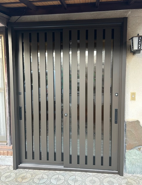 Kーアルミのリシェント玄関引き戸工事をさせていただきました。の施工後の写真1