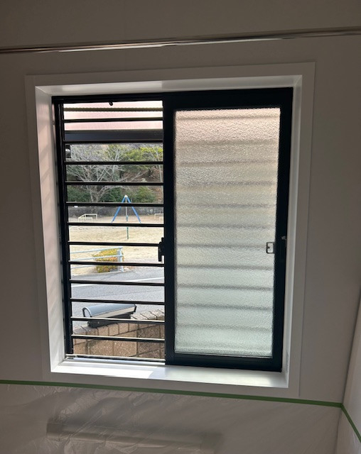 Kーアルミの浴室仕様インプラス（内窓）を取付させていただきましたの施工前の写真1