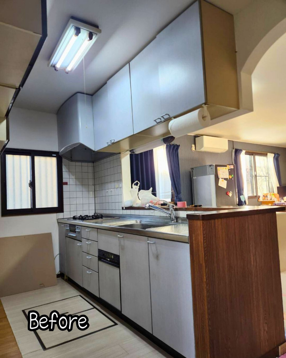 住まいるサポートの収納力と動線を見直し、毎日が快適になるキッチンへの施工前の写真1